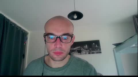 Snapshot of ssenzo chatting on December 22, 9:00 am ssenzo online show from December 22, 9:00 am