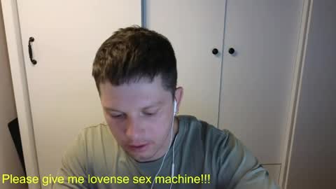 st1vemaster01 online show from April 10, 4:03 pm