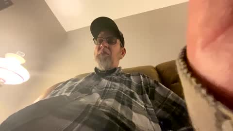 Snapshot of steel259373 chatting on October 3, 4:17 am steel259373 online show from October 3, 4:17 am
