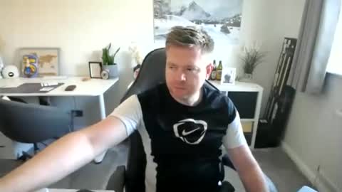 steelk2010 online show from July 3, 7:47 am