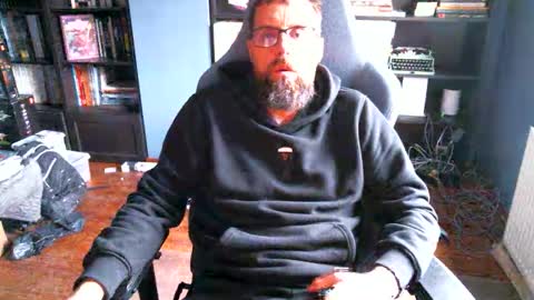 Snapshot of stefffg chatting on October 25, 2:19 pm MeStef online show from October 25, 2:19 pm