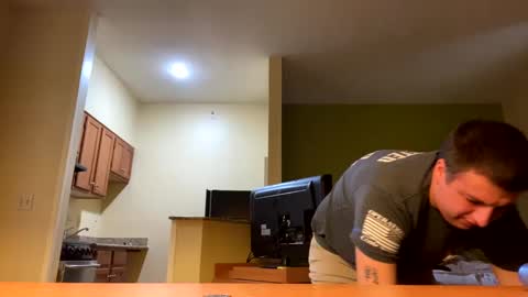 Snapshot of stepbro18 chatting on February 18, 10:03 pm Honestly Im a slut I have a high sex drive and I love talking to people off this platform  online show from February 18, 10:03 pm