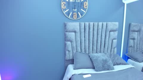 Stephane Rouss online show from December 5, 8:27 pm