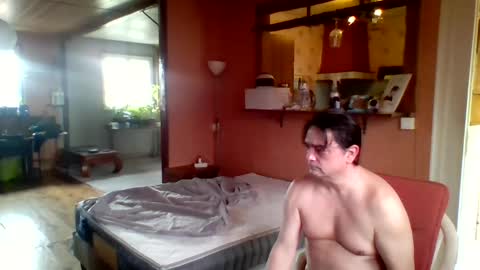 Snapshot of stevefromfrance chatting on February 28, 11:47 am stevefromfrance online show from February 28, 11:47 am