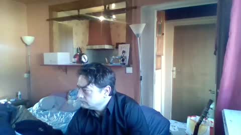Snapshot of stevefromfrance chatting on December 26, 10:48 am stevefromfrance online show from December 26, 10:48 am
