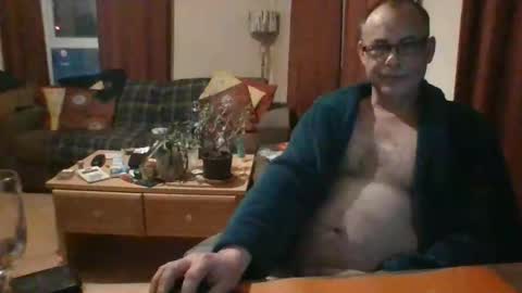 stevejm3740 online show from December 31, 8:23 pm