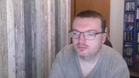 Snapshot of still_alive1985 chatting on September 25, 7:18 am Oliver online show from September 25, 7:18 am