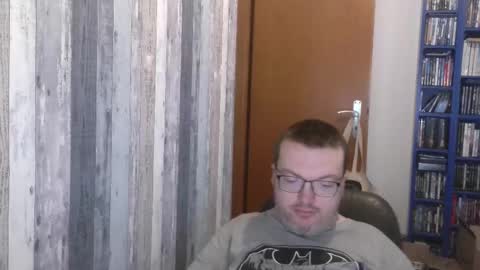 Snapshot of still_alive1985 chatting on September 26, 7:28 am Oliver online show from September 26, 7:28 am