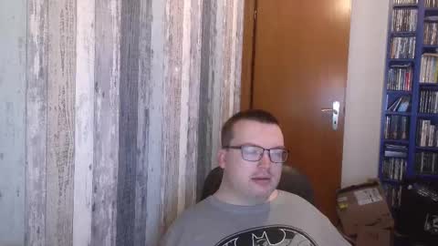 Snapshot of still_alive1985 chatting on September 16, 7:42 am Oliver online show from September 16, 7:42 am