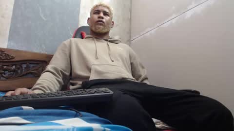 stitch love233 online show from January 13, 6:51 am