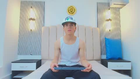 stiven_cooper2 online show from June 17, 12:18 pm