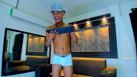 friends online show from September 28, 8:56 am