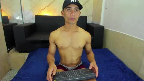 friends online show from September 12, 12:27 pm