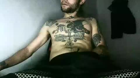 stiven online show from April 1, 1:52 pm