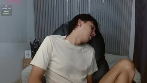 Stiwen online show from April 1, 1:41 pm