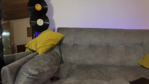 Stolas online show from February 23, 1:40 am