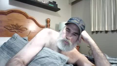 Straightbear4you online show from November 17, 11:46 am