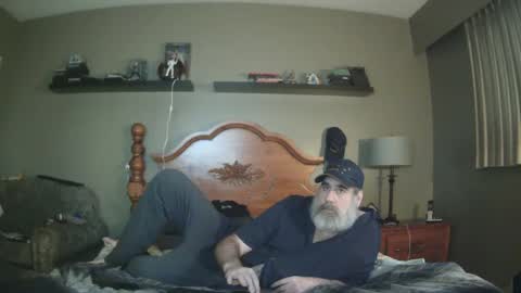 Straightbear4you online show from February 22, 10:26 pm