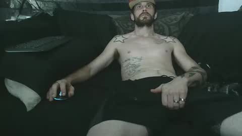 straitpipermann22 online show from October 15, 9:55 pm