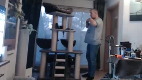 Stranger online show from October 26, 5:42 am