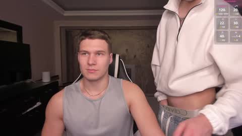 Snapshot of stranggee chatting on December 21, 7:38 pm Artem online show from December 21, 7:38 pm