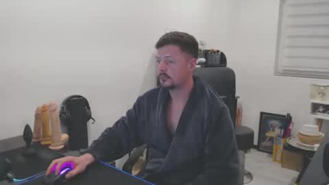 Snapshot of straponloverboy chatting on February 13, 1:15 pm ImYours online show from February 13, 1:15 pm