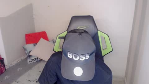 Street online show from April 6, 8:42 pm