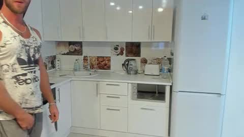 Strong Arni online show from February 8, 1:11 pm