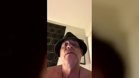 SUCKITU812 online show from March 30, 8:59 am