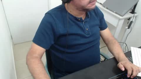 Johnny online show from April 19, 7:38 pm