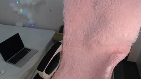 Snapshot of sultry_charls chatting on October 11, 4:22 pm sultry_charls online show from October 11, 4:22 pm