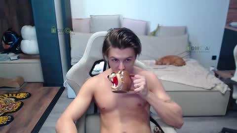 Alice and Sergey online show from February 3, 8:30 am