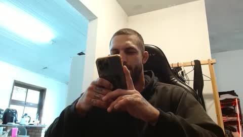 Snapshot of surfdog95 chatting on October 19, 3:37 pm surfdog95 online show from October 19, 3:37 pm