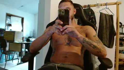 Snapshot of surfdog95 chatting on January 27, 8:28 pm surfdog95 online show from January 27, 8:28 pm