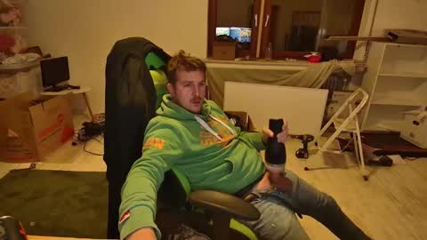 swaicy1990 online show from December 19, 10:28 pm