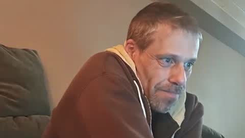 swontguy2025 online show from December 28, 4:41 am