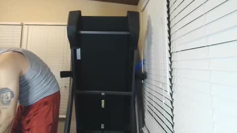 swoozy_ online show from December 3, 2:17 am