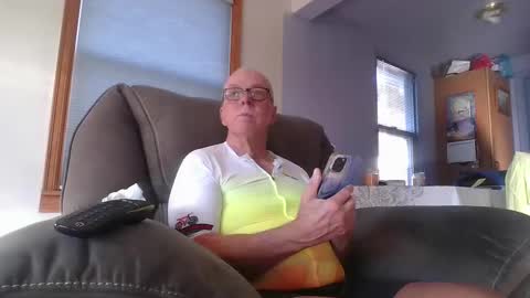 tacrunner66_ online show from October 5, 11:31 pm