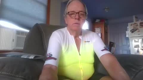 tacrunner66_ online show from September 19, 2:50 pm