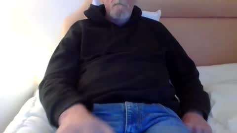 Snapshot of tallboy53 chatting on January 1, 9:28 am Ill tell you if you really want to know. online show from January 1, 9:28 am