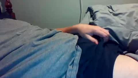 Snapshot of tallguy88444 chatting on October 16, 1:24 am tallguy88444 online show from October 16, 1:24 am