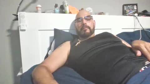Snapshot of talllatino310 chatting on October 22, 7:23 am talllatino310 online show from October 22, 7:23 am