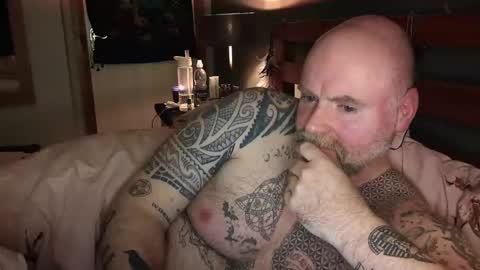 Snapshot of tattooeddilf01 chatting on December 18, 11:08 pm Tattooeddilf 01 online show from December 18, 11:08 pm