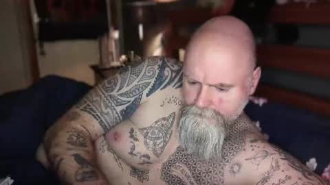 Tattooeddilf 01 online show from November 21, 3:05 am