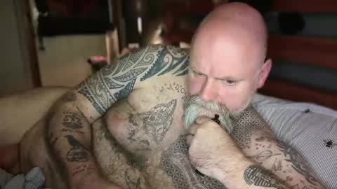 Snapshot of tattooeddilf01 chatting on September 20, 12:43 am Tattooeddilf 01 online show from September 20, 12:43 am
