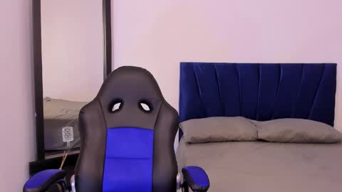 tau_montes online show from September 21, 5:18 am