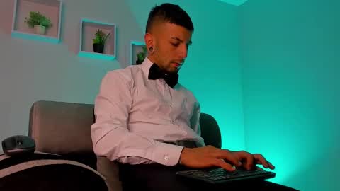 tayer_bennet online show from September 18, 4:36 am