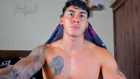 taylor_mclane1 online show from May 16, 7:56 pm