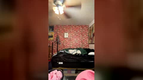 Trevorling online show from April 2, 12:13 pm