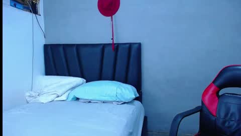 Tayron online show from November 11, 5:07 pm